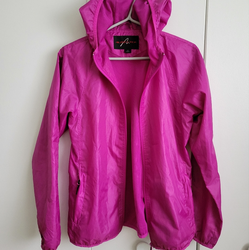 Beautiful fuschia pink Alpinetek windbreaker. Size small.